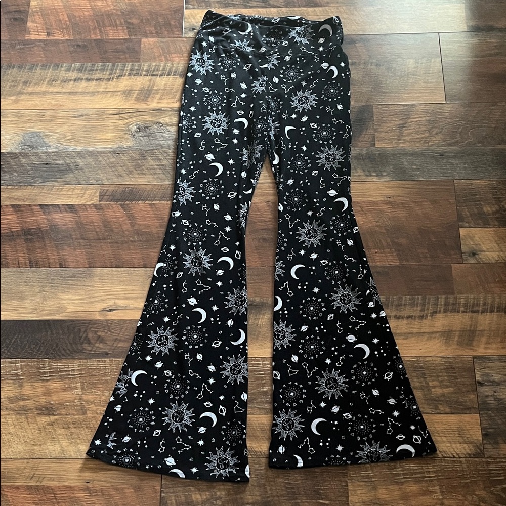 Black Celestial Print Flare Pants (S)